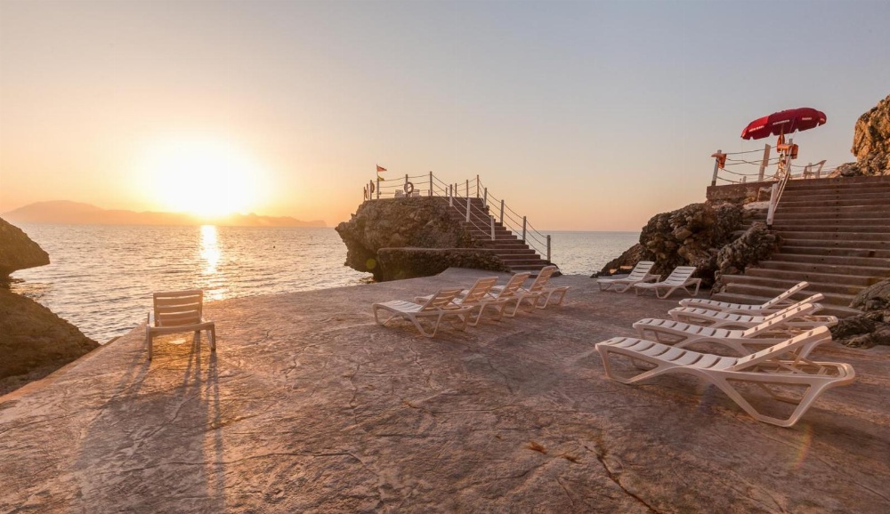 Perla Del Golfo Resort Main image
